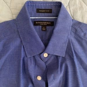 Banana Republic Grant Fit Button Down // Size S